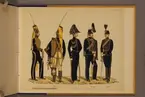 Plansch i färgtryck med uniform för Kronprinsens  husarregemente för åren 1806-1888. Ingår i planschsamlingen Svenska arméns och flottans officersmunderingar utgiven av P.B Eklund.