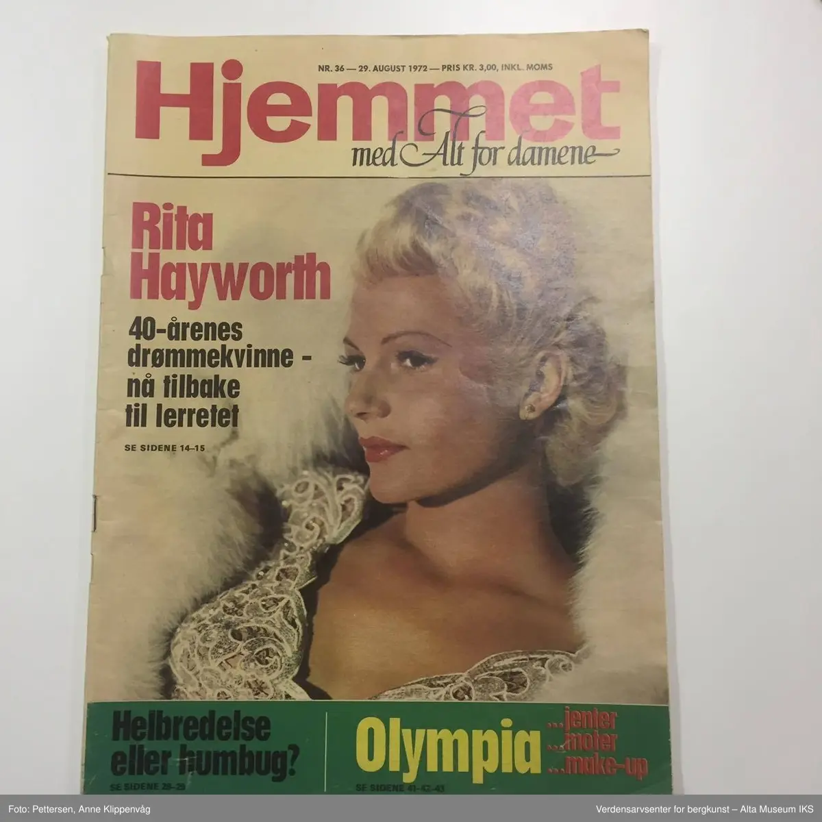 Omfatter: Norsk ukeblad nr.37/1972, Hjemmet nr.36/1972, Illustrert nr.14/1962, Fredhöis Skib o hoi nr.5/1959, Kvinner og klær nr.30/1954, Alle kvinners blad nr.42/1954, nr.46/1955, nr.36/1972, nr.37/1972, Se og hør nr.21/1984, Romantikk julenr.1970 og 1971, Barnehelg julen 1959, Lys - det illustrerte morsdagshefte 1960, Finnmark Dagblad 9/8 1976, 1/3 1979