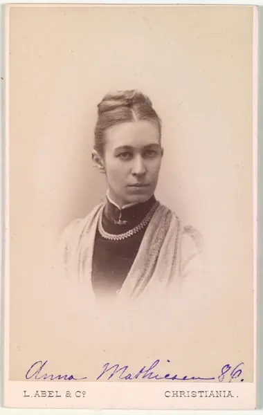 Portrett av Anna Mathiesen.