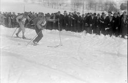 Birkebeinerrennet 1936. Start på Lysgårdsjordet.