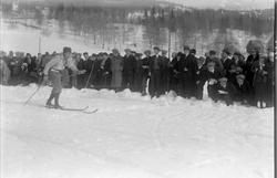 Birkebeinerrennet 1936. Start på Lysgårdsjordet.