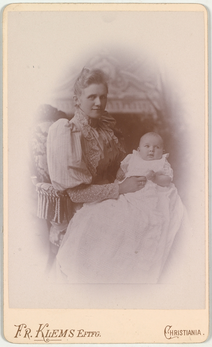 Erikka Kiær Mathiesen med baby.