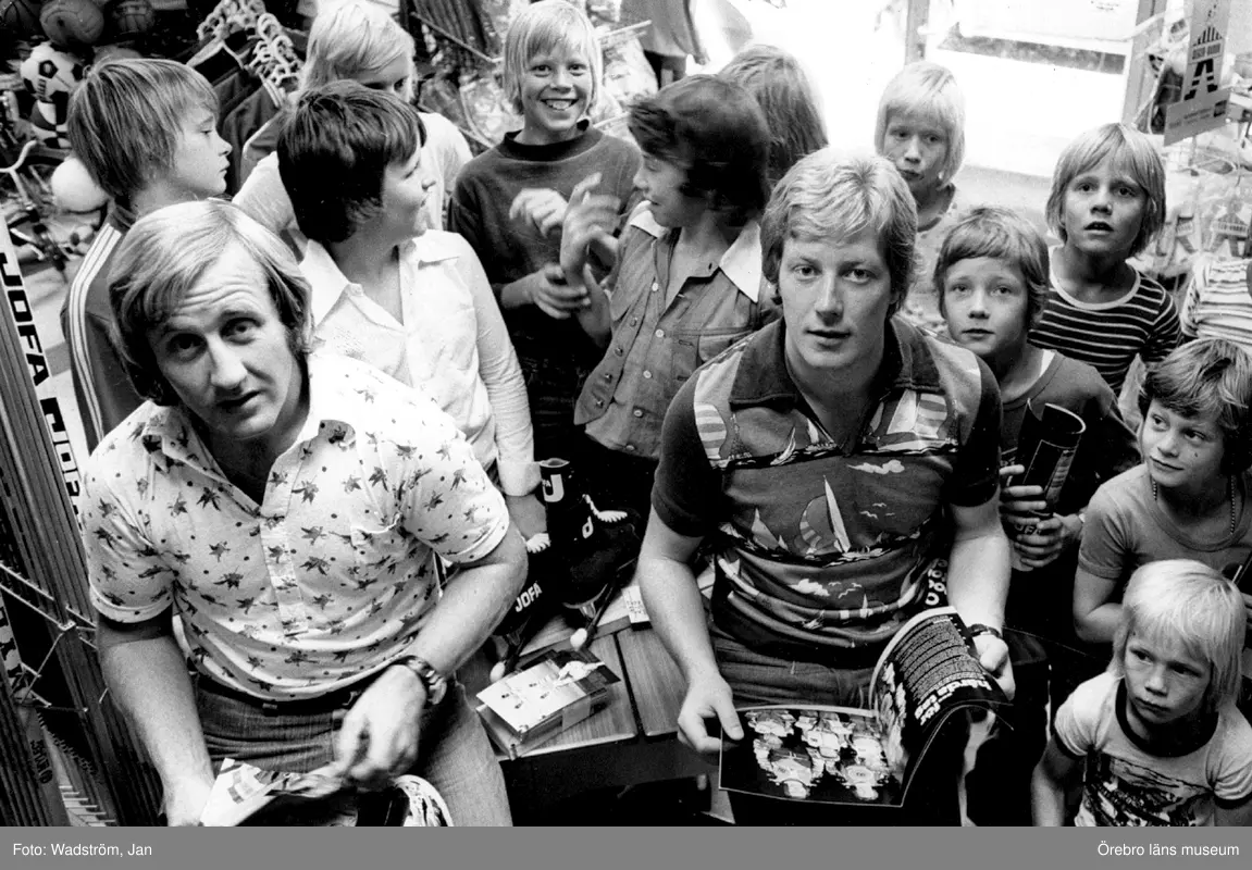 Dan Labraaten, ishockey, Leksand. 
Till vänster på bilden Dan Söderström, IF Leksand.