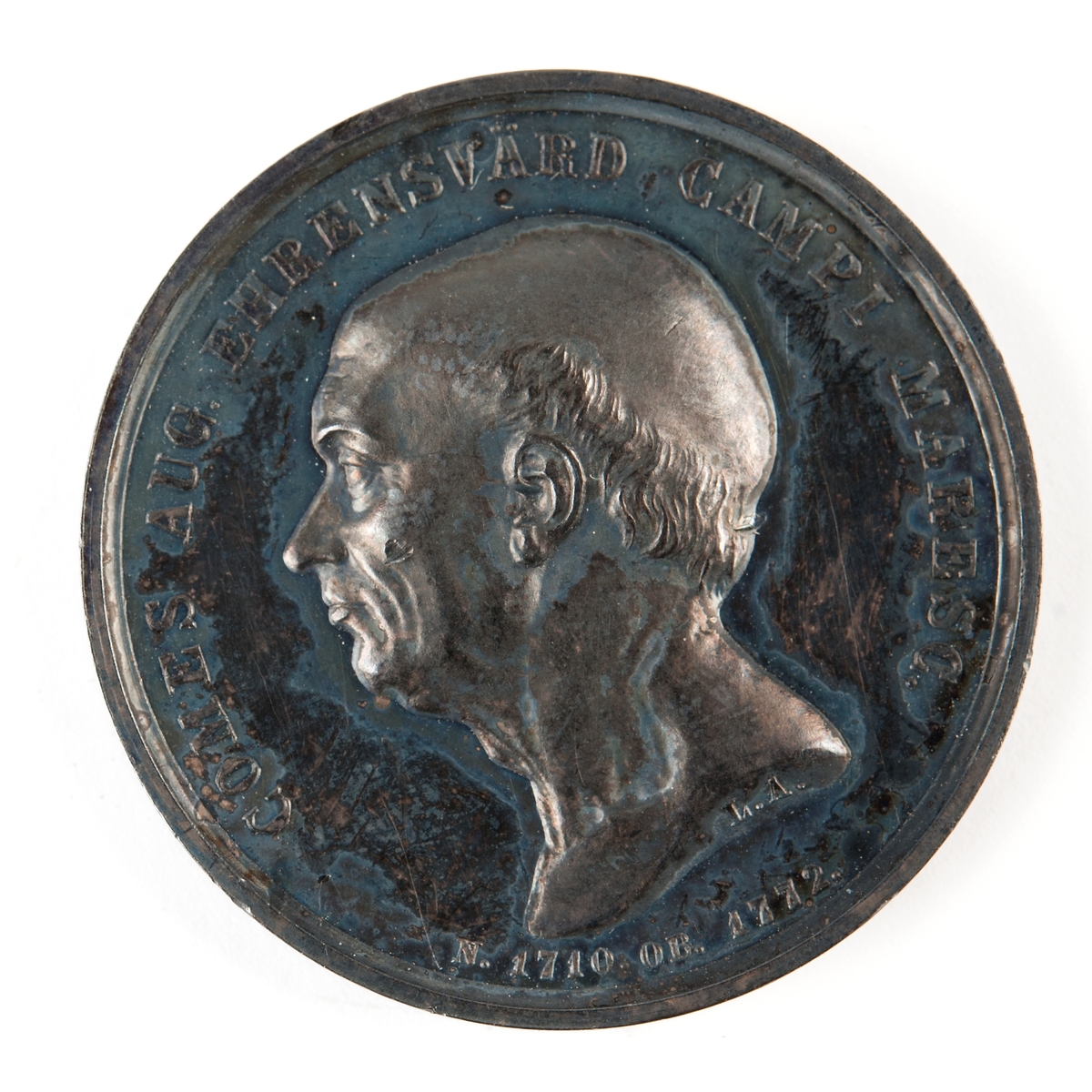 Åtsidan: Augustin Ehrensvärds porträttbyst
Frånsidan: Sveaborgs fästning med två skepp i horisonten