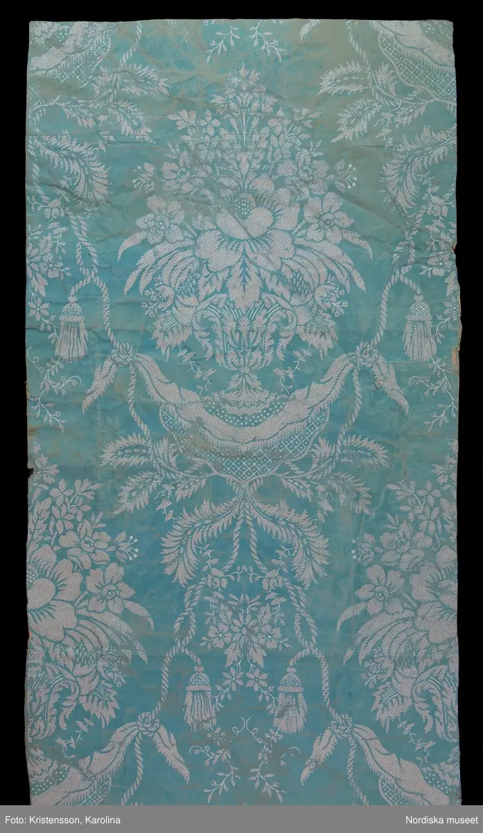 Urna
Växt, blomma
Textil, tofsar