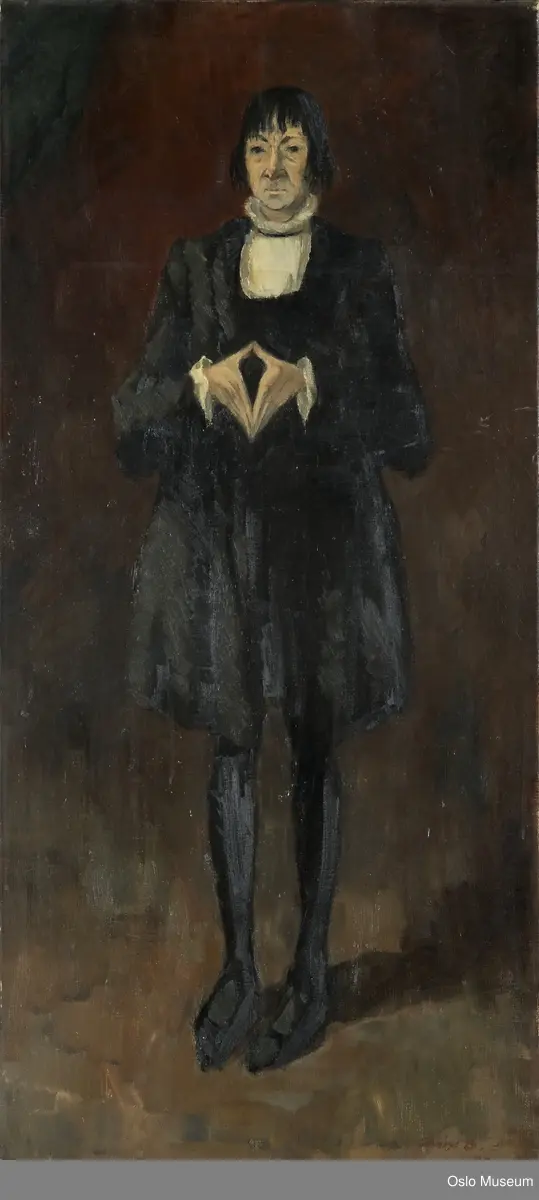Helfigur av mann i rolle.