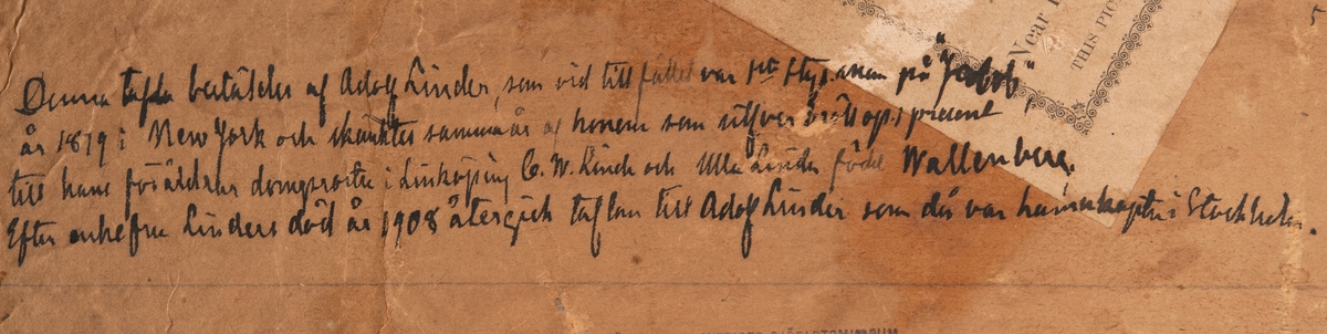 Silkestavla, Silk Picture. Avbildande tremastat barkskepp från babordssida. Till höger lotsbåt med 21 i seglet.