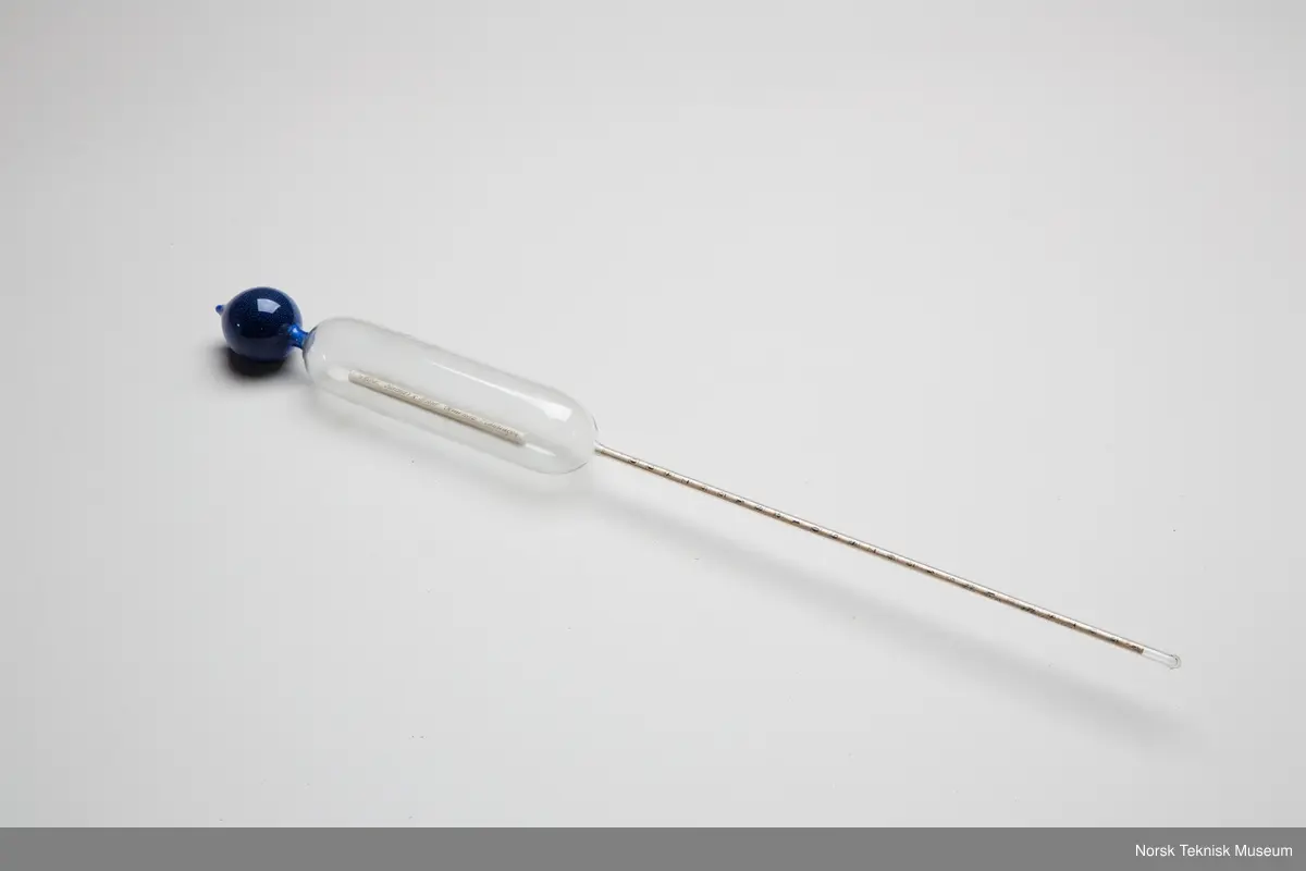 Obs.  Inneholder kvikksølv