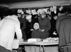 Lottornas julmarknad på Fyristorg, Uppsala 1945