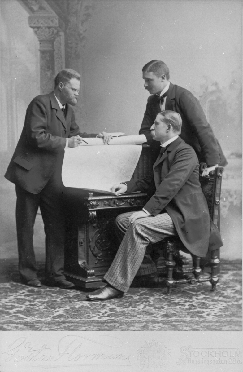Porträtt t.v. Nils Ekholm, ingick i 1896 års expedition, Nils Strindberg och S.A. Andrée.