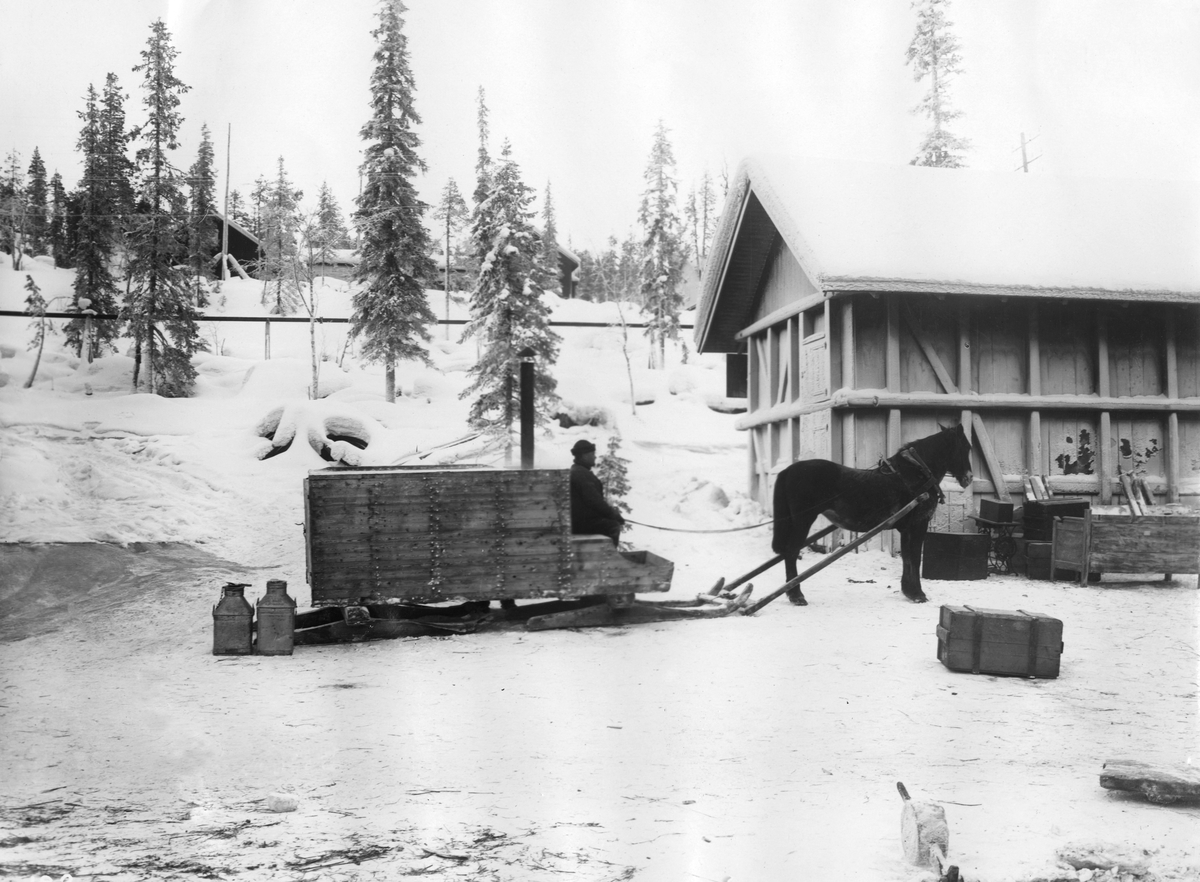 Kraftverket. Varmsläde, använd under de svåra transportförhållandena, kallad "Dramaten".
