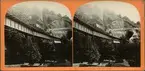 Stereobild med motiv av ånglok på järnvägsbron, Righi.
