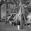 Ljusbild gällande tillverkning av aluminium och lättmetall i slutet av 1920- talet. Verkstadsbild.