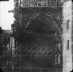 Skioptikonbild med motiv från Nürnberg. Möjligen Sankt Lorenz-Kirche eller Frauenkirche.
Bilden har förvarats i kartong märkt: Nürnberg VI. 1901