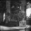 Skioptikonbild med motiv innifrån Lorentzkirche, Nürnberg.
Bilden har förvarats i kartong märkt: Resan 1907. Nürnberg 11. 26. Text på bild: 