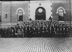 Bild visande skråverksamhet.
Gruppbild, hantverksstämman 1919.