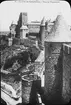 Skioptikonbild med motiv av stadsmuren kring medeltidsstaden Carcassonne.
Bilden har förvarats i kartong märkt: Höstresan 1907. Carcassonne 6. No 15.