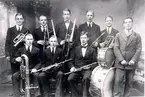 Mössebergs musikkår 1920. Övre raden: Einar Setterberg, John Gustafsson, Tage Klein, Nils Lindblad, Nils Torell, Nils Milen. Undre raden: Hjalmar Lindblad, Bertil Lindblad, Arvid Pompeius.