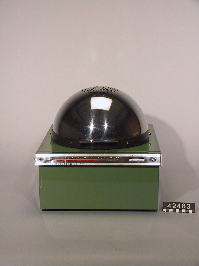 Mikrovågsugn. 220V, 50Hz, 10A. Ineffekt 1,5 kW, mikrovågseffekt =,7 kW. 10 effektlägen. Tillverkad för den utomnordiska marknaden.