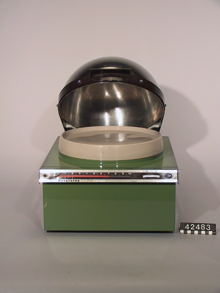 Mikrovågsugn. 220V, 50Hz, 10A. Ineffekt 1,5 kW, mikrovågseffekt =,7 kW. 10 effektlägen. Tillverkad för den utomnordiska marknaden.