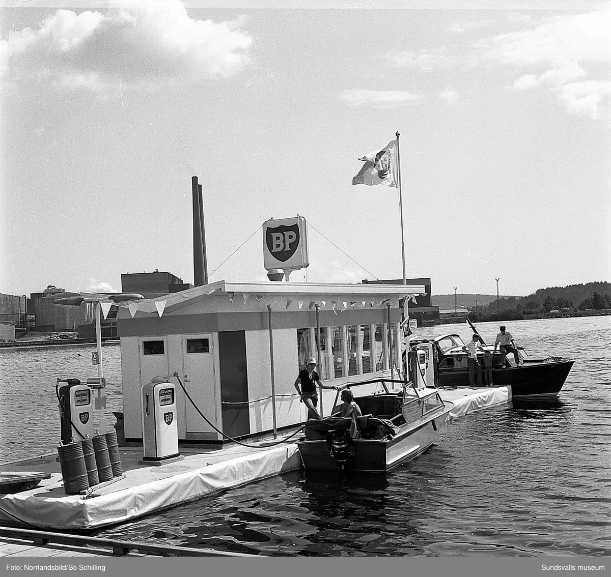 BP-station i småbåtshamnen i Ortviken.