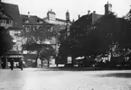 Skioptikonbild med motiv från Reutlinger Marktplatz, Reutlingen.
Bilden har förvarats i kartong märkt: Stuttgart 1. Esslingen 4. Reutlingen 2. II.