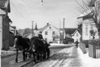 Tidigare Gamla Jönköpingsvägens utfart. Nygatan 2 (tidigare 4). Fastighetens ägare Tranemo. Till höger Ållebergsvägen 1.