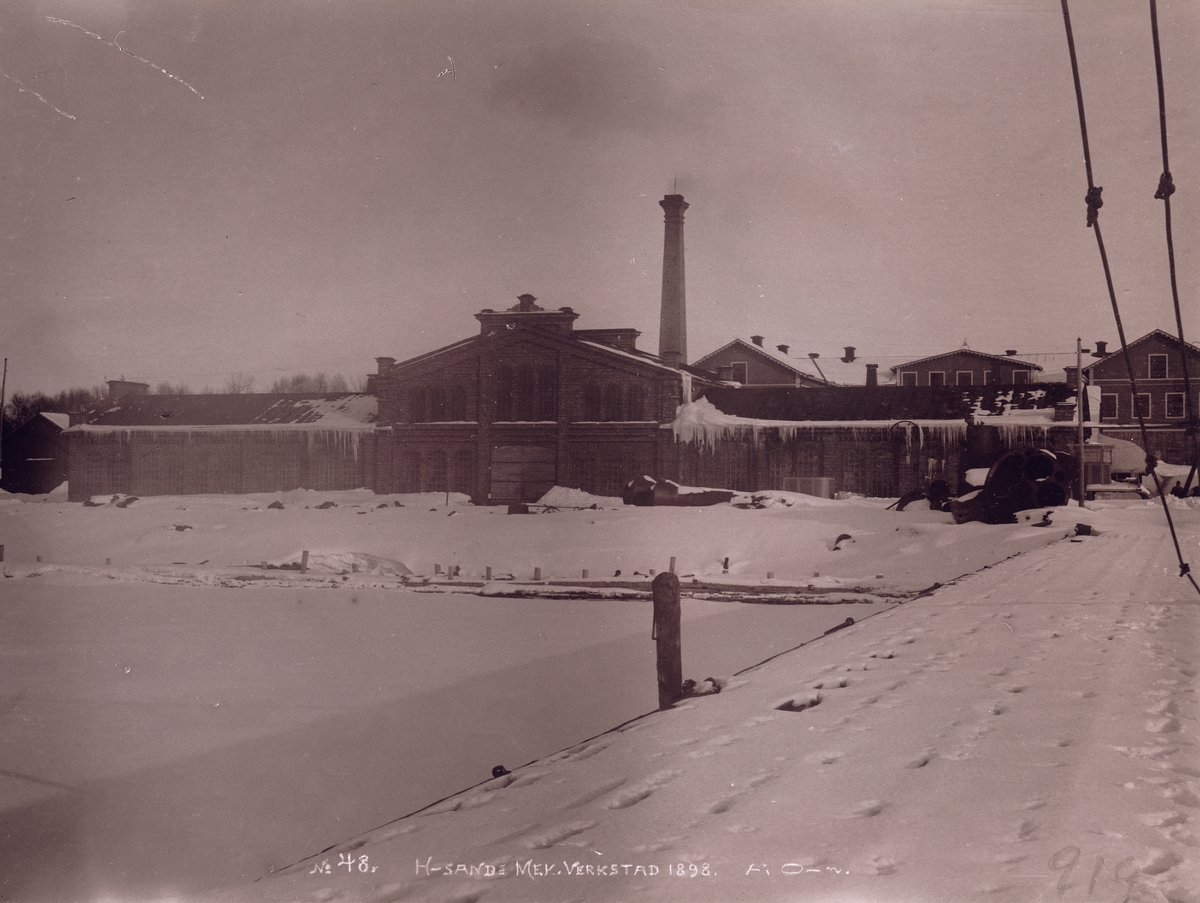 Härnöverken, Hernösands Verkstad & Varf, Härnösand, Ångermanland, 1898. Bild från tidskriften Hemmets bildmaterial.