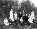 Kastholmens skola, lärarinnan Ingeborg Söderlund på utflykt med barnen. Bl.a. Ester Andersson, Gunborg Axelsson, Gösta Ottergren.