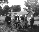 Byalag Jättene (1948 eller 1961?) Personer från vänster. Bild 1. Erik Darius, Gilbert Larsson, Backg.  3. Tage Lindqvist, (Korvagården) Folkagården, (Ängaledet?), 4. Ragnar Larsson, Backg. 5. Anders Vilhelmsson, Skatteg. 6. Herman Larsson, Bosg. 7. Karl Svensson (Svenne-Karl), 8. Sven Larsson, Bosg. 9. Gustav Henriksson, Jäppag. 10. Linnar Andersson.