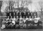 Konfirmation 1914. Rad 1 fr. v. Elin Lager, Elin Persson, Elin Johansson, Hanna Andersson, Astrid Andersson, Raghild Valinder, Elin Johansson, Agda Gustavsson, Elin Andersson, Märta Dahl, Svea Larsson. Rad 2 fr. v. Annie Hjelm, Augusta Andersson, Elsa Gustavsson, Märta Olsson, Gerda Ahlin, Ingrid Gustavsson, Hildur Karlsson, Alma Johansson, Julia Gustavsson, Ellen Gustavsson, Agda Karlsson. Rad 3 Paul Boman (Lund), Arvid Frisk, Adolf Svensson, Herbert Hansson, pastor K.T. Strandell (senare kh i N. Åsarp) Nils Larsson, Arvid Johansson, Hilding Billman, Karl Gustavsson. Rad 4. Karl Svensson, Hilmer Johansson, Gunnar Setterberg, Ragnar Svensson, Artur Jonsson, Ejnar Johansson (Ljus), Valdemar Lundgren, Pontus Alm, Karl Svärd, Erik Hellström och Hugo Lindgren.