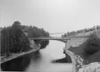 Kinda kanal. Kanalbron vid Rimforsa. Fotografiet är taget från järnvägsbron.
Med fotografiet ko fotografen på 5:e plats i Svenska Turistföreningens pristävlan 1902.