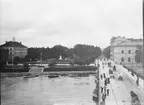 Hamnparken vid Strömmen i Norrköping 1901. Järnvägsgatan och Stora promenaden. Bild från tidskriften Hemmets bildmaterial.