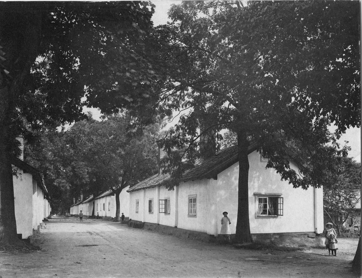 Söderfors bruk anlades 1676 av bergmästaren Claes Depken (adlad Anckarström). Syftet var att tillverka ankare.