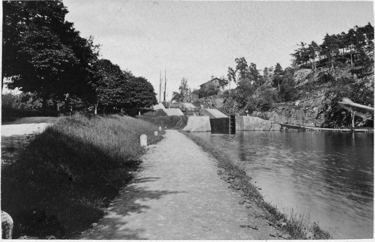 Oscar Fredriks Slussar i Trollhätte kanal 1879.