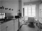 Kök i lägenhet nr 5. Troligen vid Stockholmsutställningen 1930. Arkitekt Gustaf Classon.