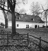 Gripsholms Kemiska fabrik. Kvarstående byggnad 1951. Fabriken för fabrikation av blyvitt. Fungerade 1951 som fruktkällare.