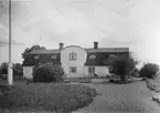 Krutbruket i Läggevi. Läggevi herrgård. Den 1926 enda kvarstående flygeln. Huvudbyggnaden brann ner 1905, då alla handlingar rörande bruket förstördes.