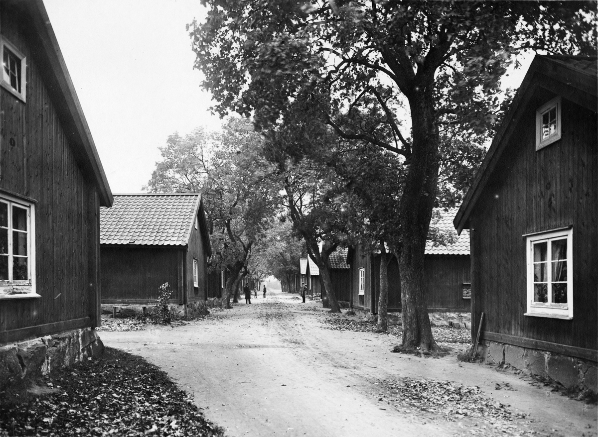 Wesslands Bruk, Uppland. Wessland (Västland), bruksgata.