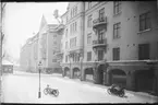 Bild från institutionen för fotografi vid Kungliga Tekniska Högskolan. Stadsmotiv, vinterbild. Hålkamerabild. (för mer info: se fotografiet)