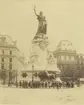 Place de la République, Paris, 1886. Fram till 1879 hette torget Place du Château-d'Eau.