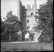 Skioptikonbild från institutionen för fotografi vid Kungliga Tekniska Högskolan. Motiv föreställande ringmur på Gotland. Bilden är troligen tagen av John Hertzberg under en resa i Sverige.