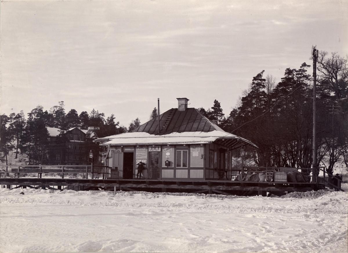 Bild ur fotoalbum tillhörande Ansgar Betulander. Jerla (Järla) stafion.