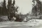 Billsjö järnbruk. Efter översvämningen 1 maj 1936. Den uttappade dammsjön.