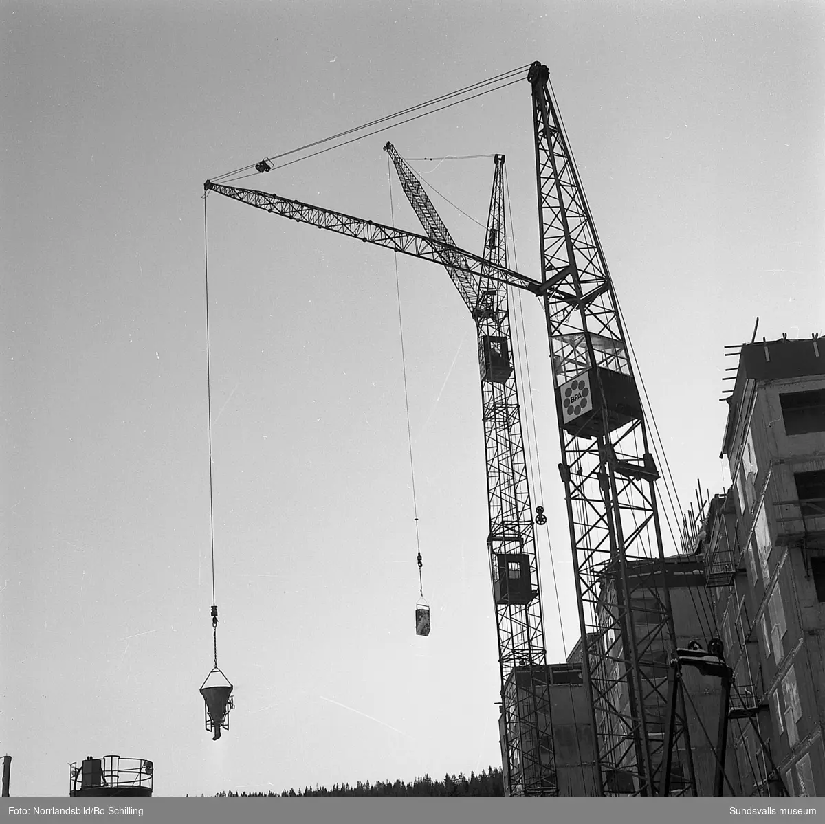 Byggbilder och exteriörer från bostadsområdena i Nacksta.