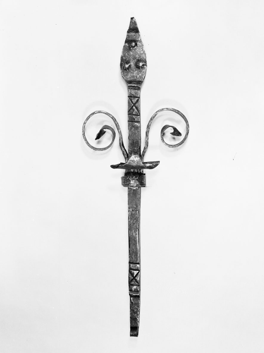 Två delar. a). Längd: 1350 mm, vikt: 5,5 kg. b). Längd: 850 mm, vikt: 5,6 kg.