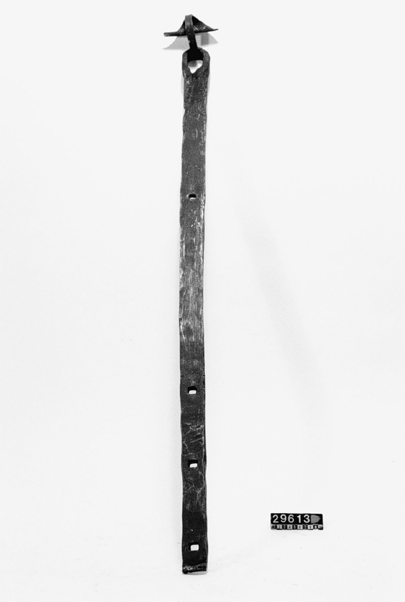 Två delar. a). Längd: 1350 mm, vikt: 5,5 kg. b). Längd: 850 mm, vikt: 5,6 kg.