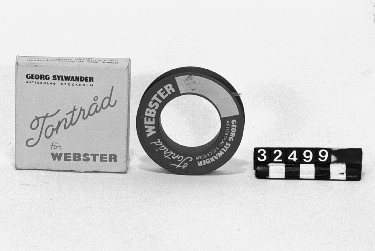 Tontråd för Websters tråddiktafon. Totalt 10 st. spolar tontråd legerad, rostfri och tillverkad enligt Websters spec. 1 spole i originalkartong 30 min speltid. Tontråden 0.10 mm x diam. br-si ? Kartongens längd: 73 mm, bredd: 73 mm, höjd: 18 mm.