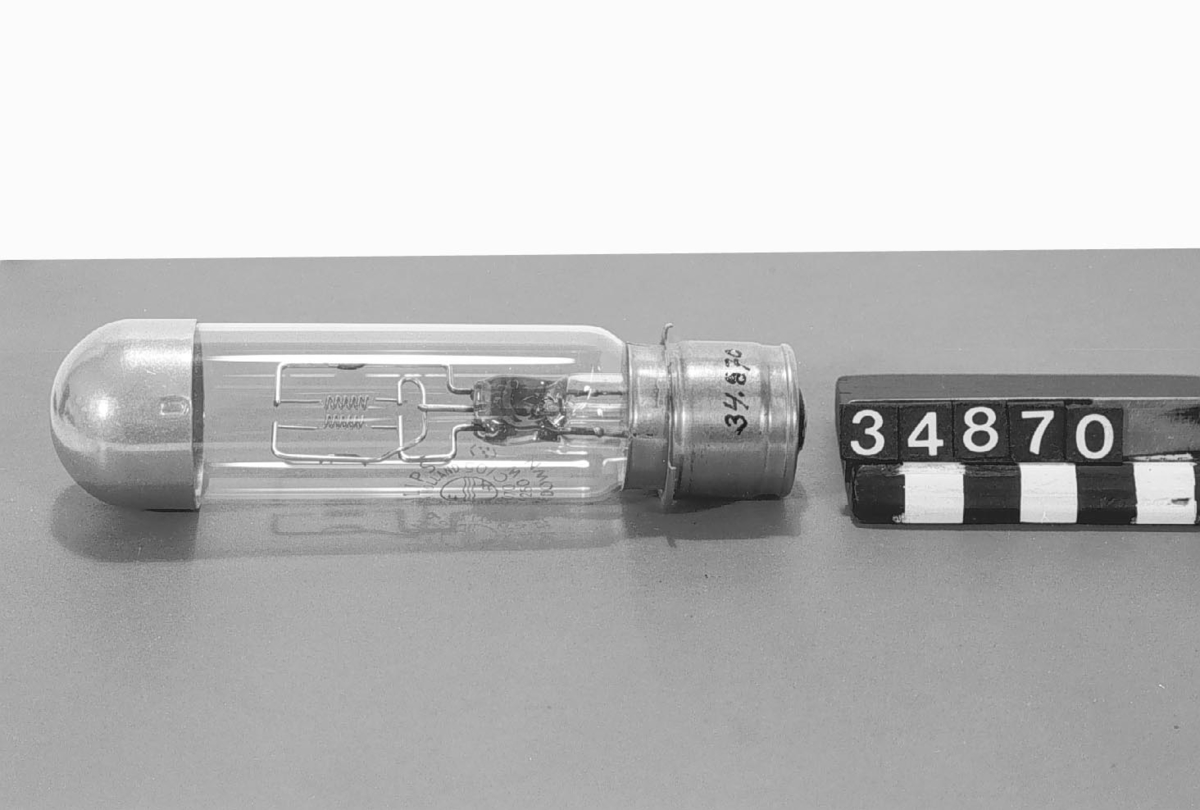 Projektorlampa. 130 V-250 W Typ 6070 C/05.