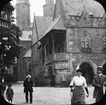 Skioptikonbild med motiv från Goslar. Goslar Rathaus, ingång till Huldigungssaal.
Bilden har förvarats i kartong märkt: Resan 1907. Gosslar 9.. Text på bild: 